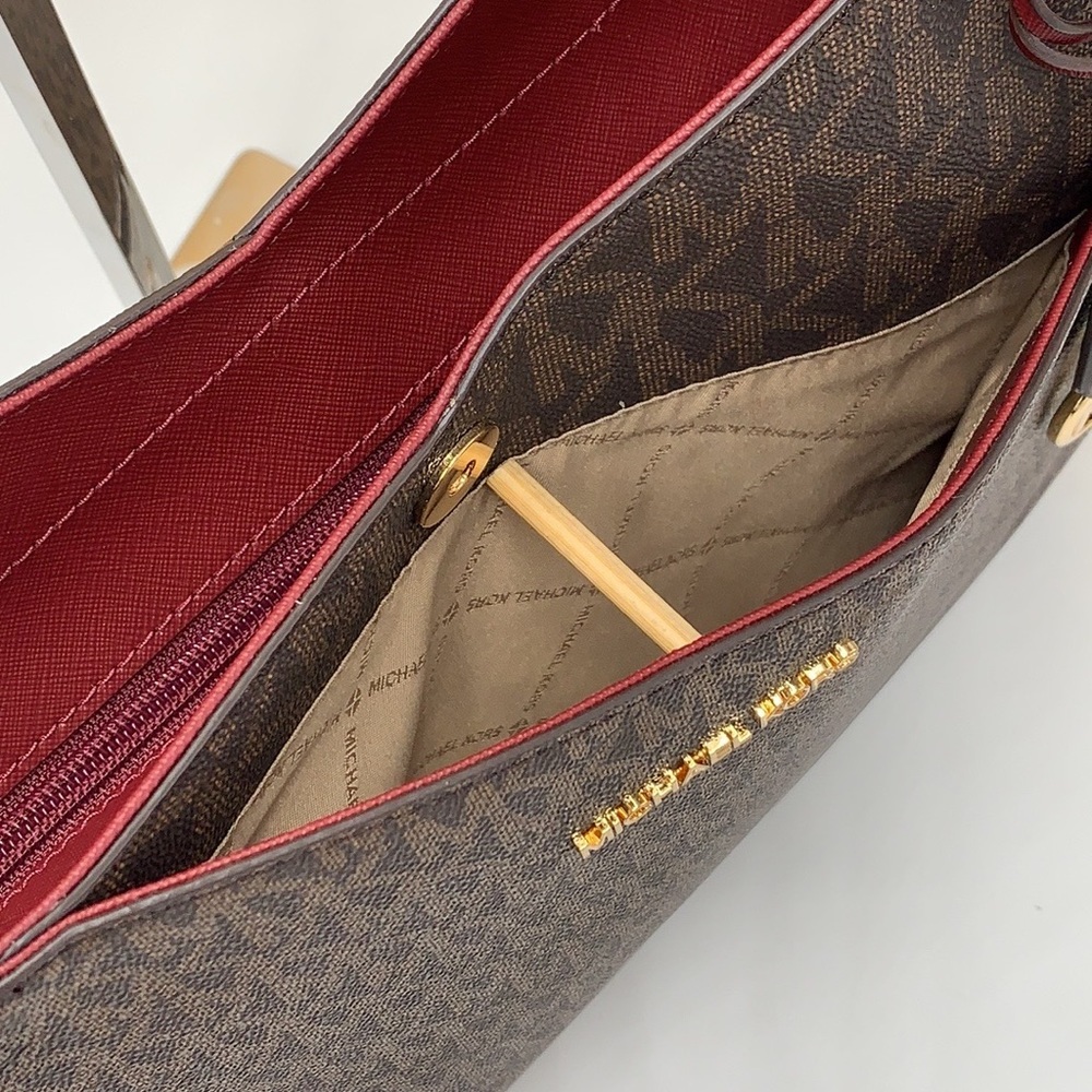 MICHAEL KORS
(NWT
Jet Set Large XChain Logo Shoulder Tote
Bag DARK CHERRY COLOR - Picture 7 of 16